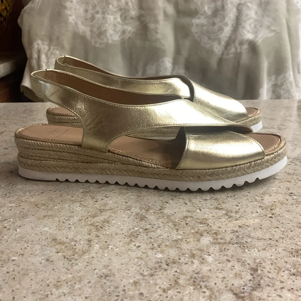 Aquatalia nwot adelina